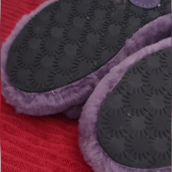 UGG Violet Bloom Fuzz Yeah Slide SLIPPER Sz 8 Adjustable To  Larger Sz Hard Sole - Picture 11 of 15